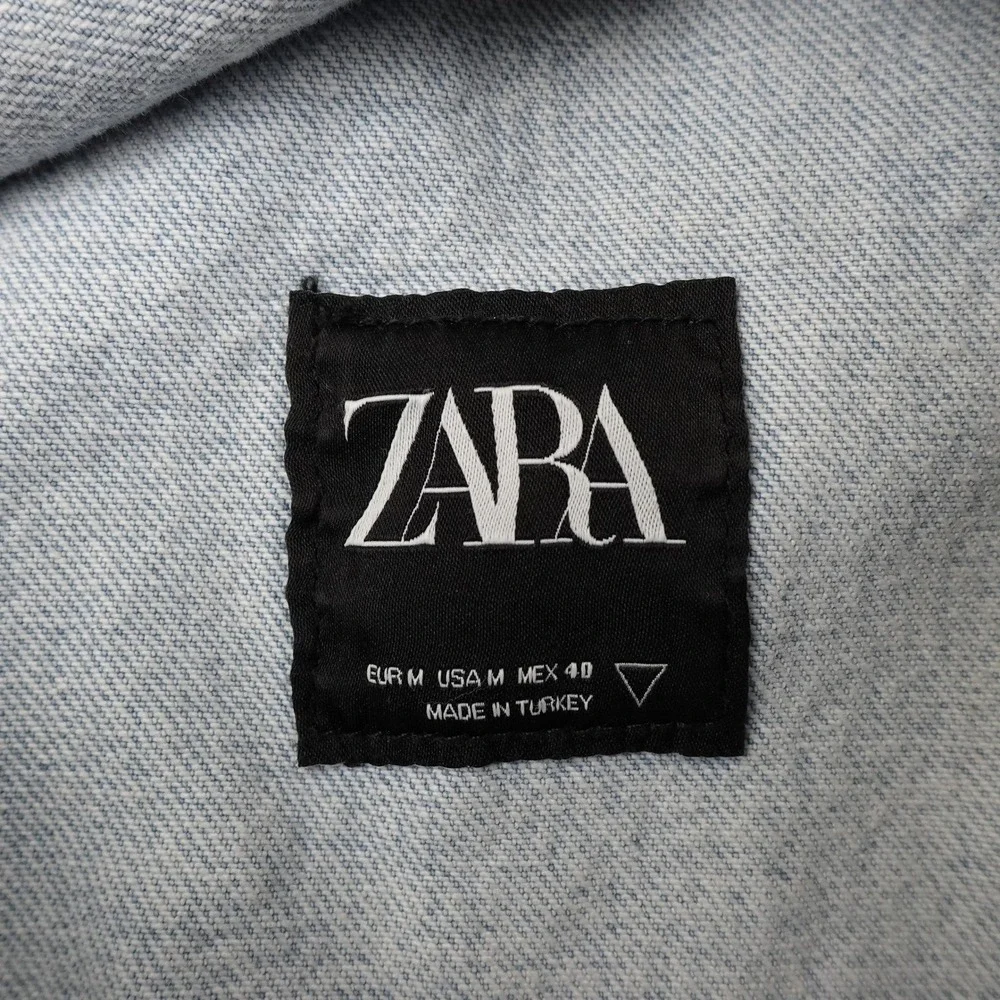Zara Distressed Denim Jacket Mens Medium Graphic Patches Button Light Wash AOP